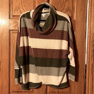 NWOT small Lularoe cowl neck sweater Kristen